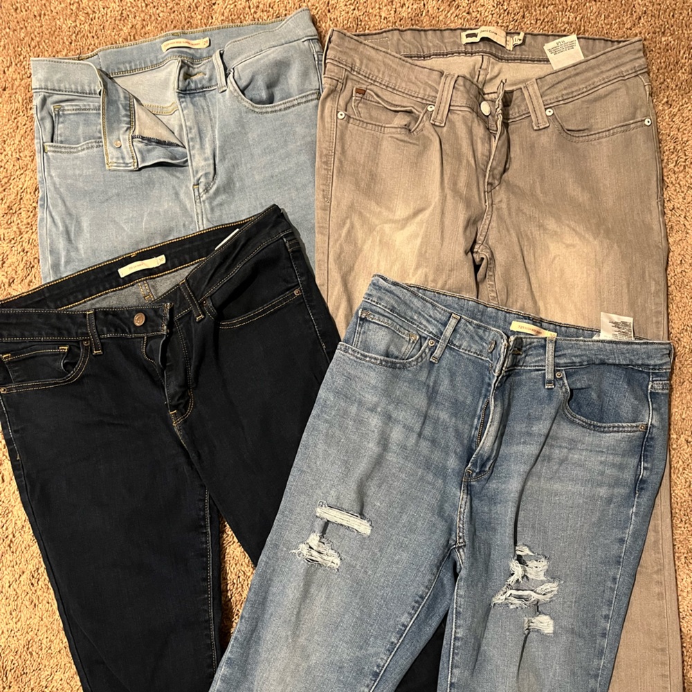 Lot of Levi’s jeans